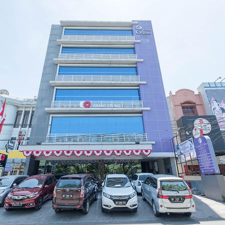Collection O 1279 Hotel Grand Celino Makassar Esterno foto
