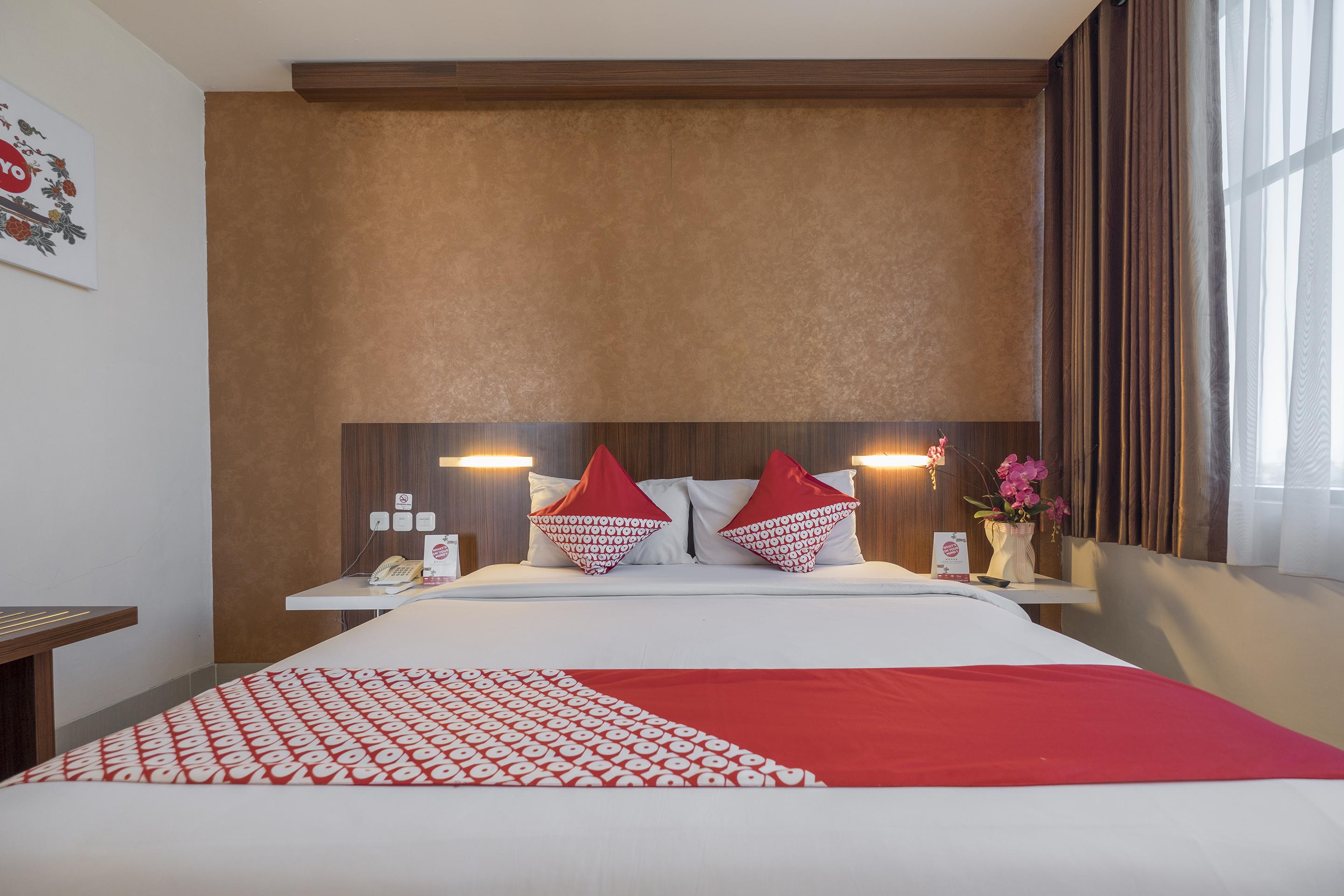 Collection O 1279 Hotel Grand Celino Makassar Esterno foto