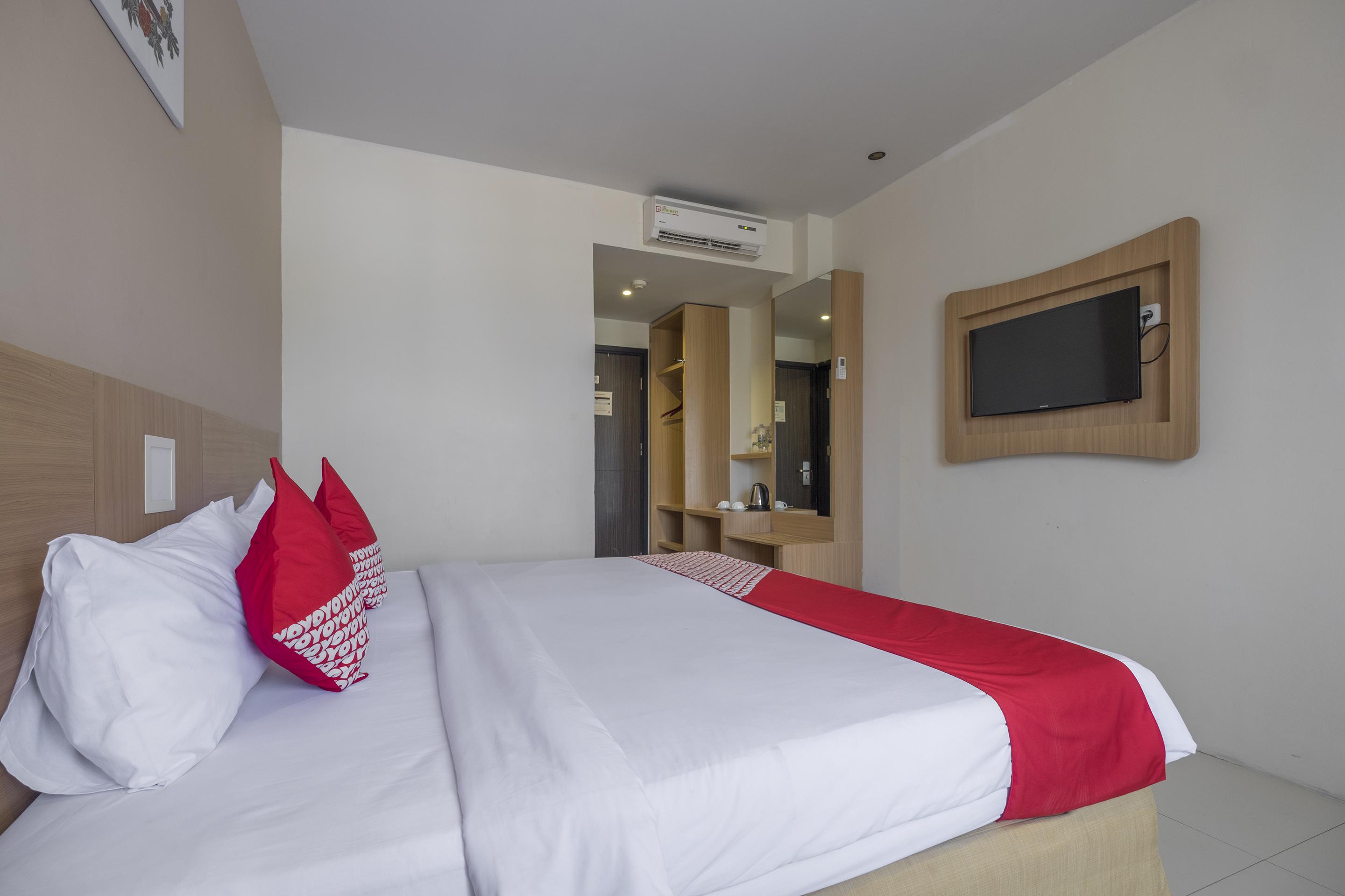 Collection O 1279 Hotel Grand Celino Makassar Esterno foto