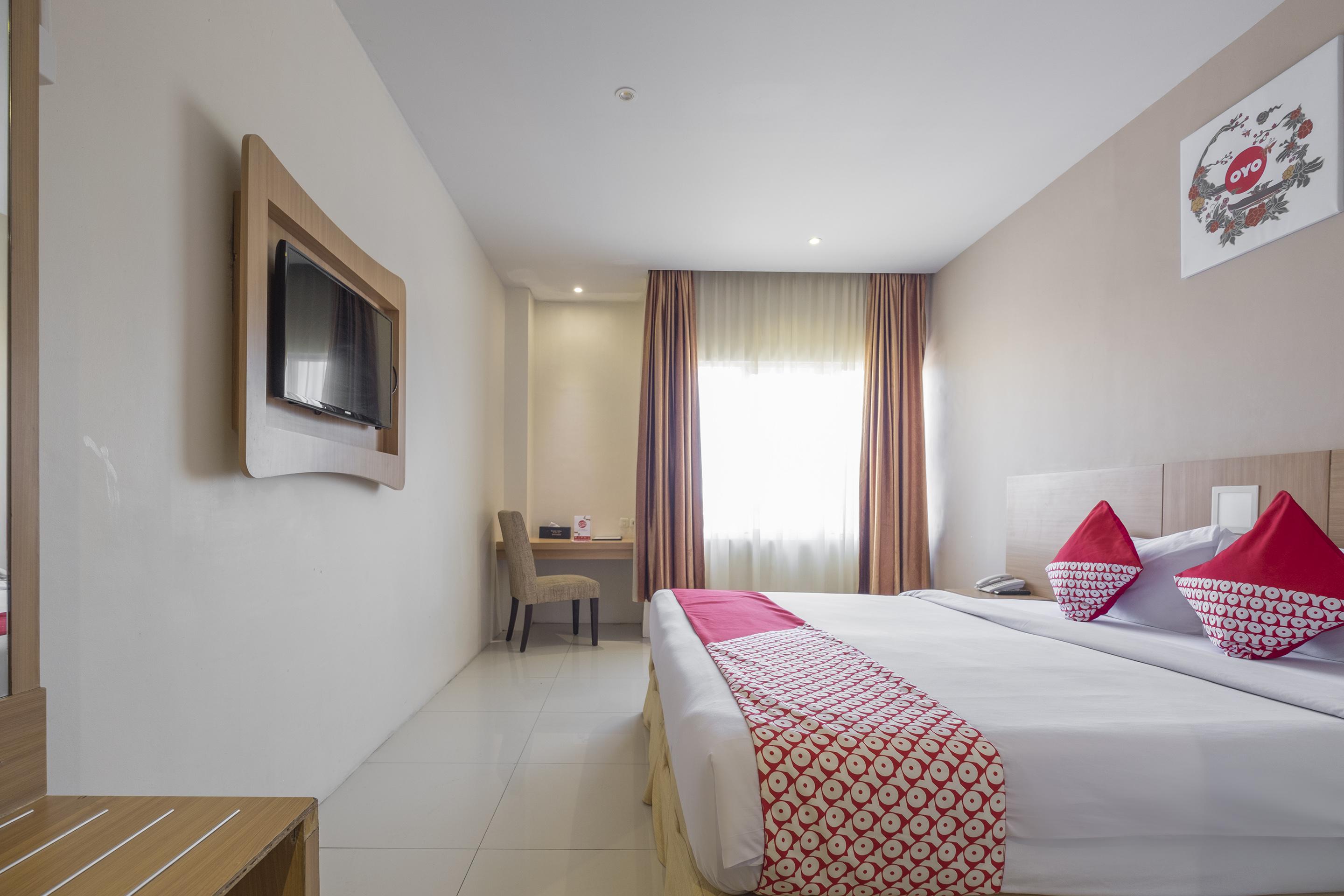 Collection O 1279 Hotel Grand Celino Makassar Esterno foto