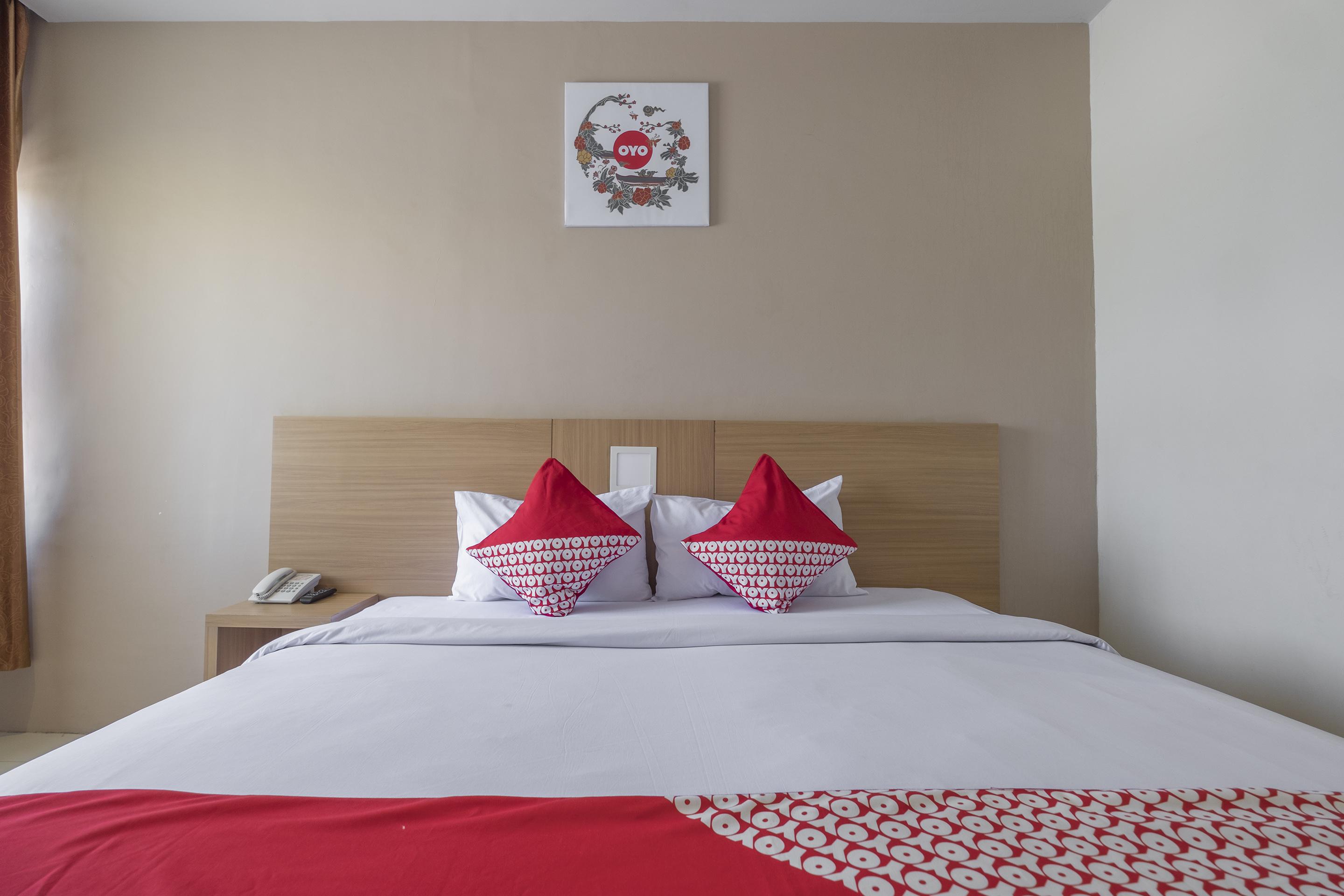 Collection O 1279 Hotel Grand Celino Makassar Esterno foto
