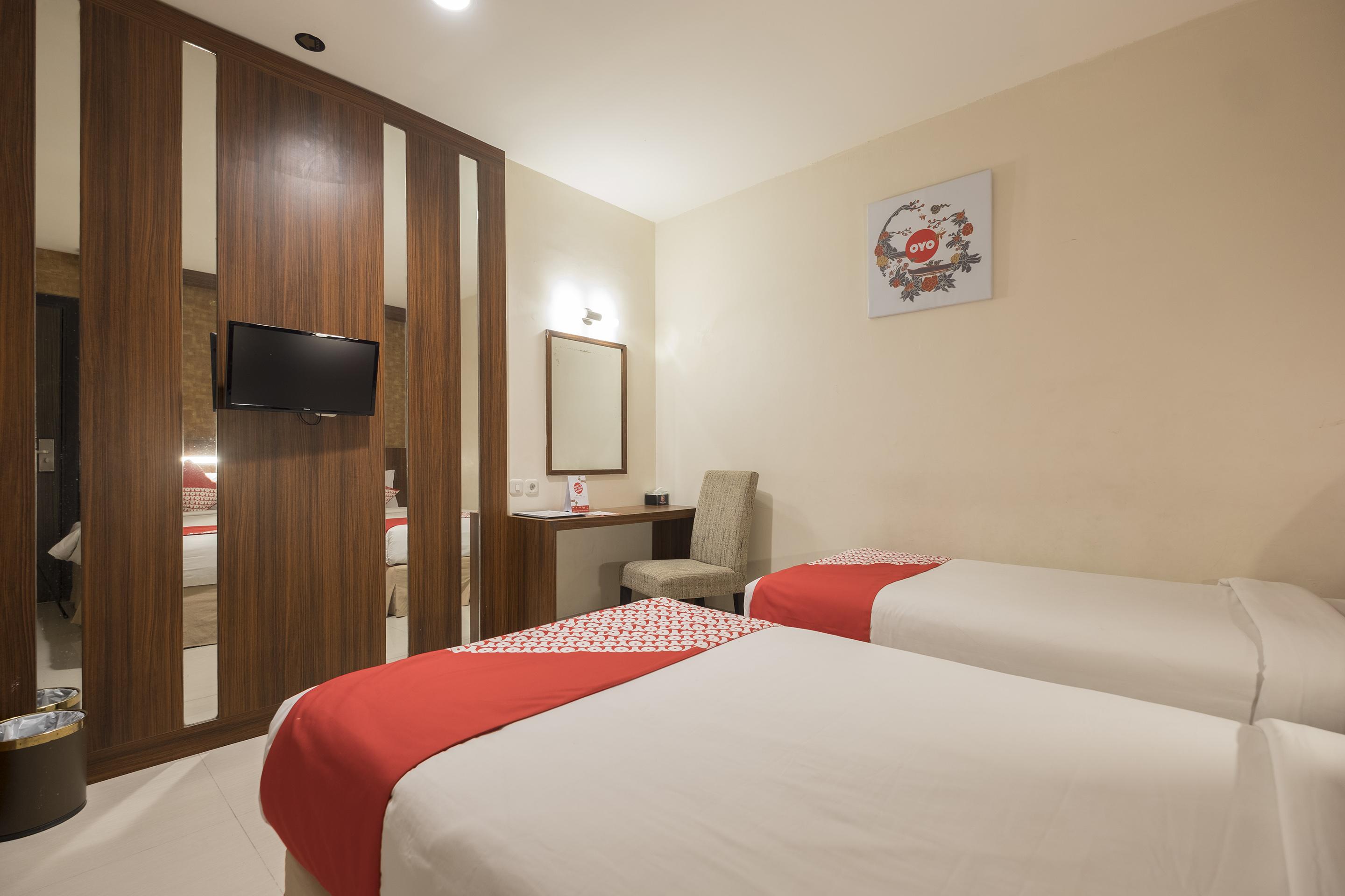 Collection O 1279 Hotel Grand Celino Makassar Esterno foto
