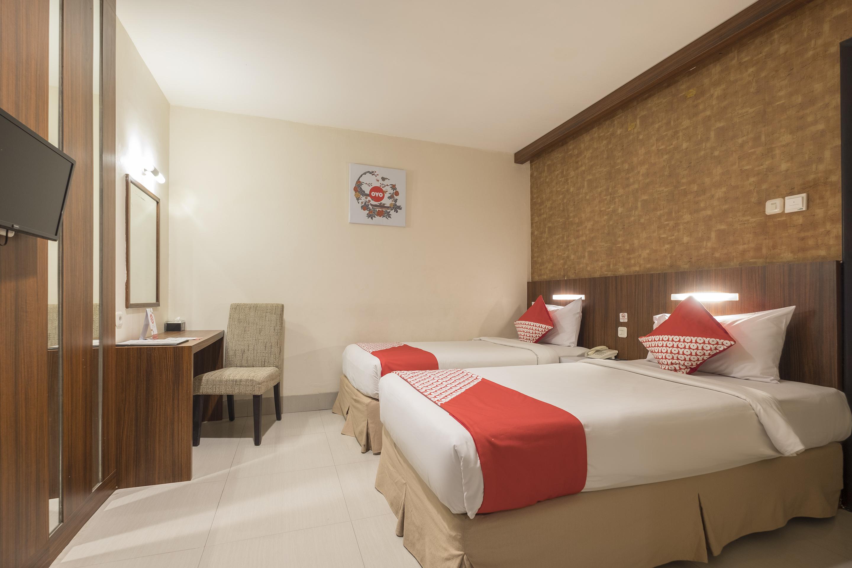 Collection O 1279 Hotel Grand Celino Makassar Esterno foto