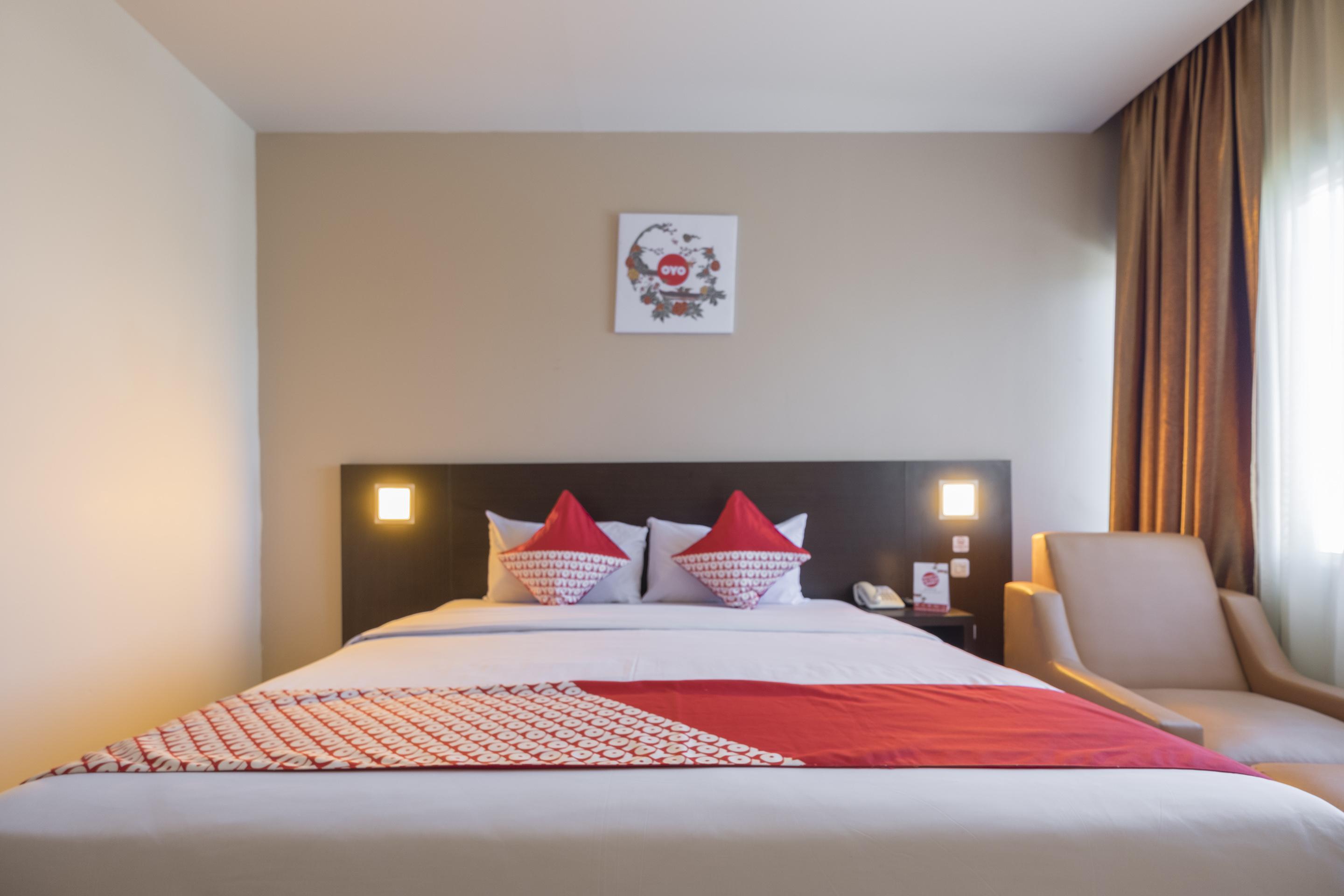 Collection O 1279 Hotel Grand Celino Makassar Esterno foto