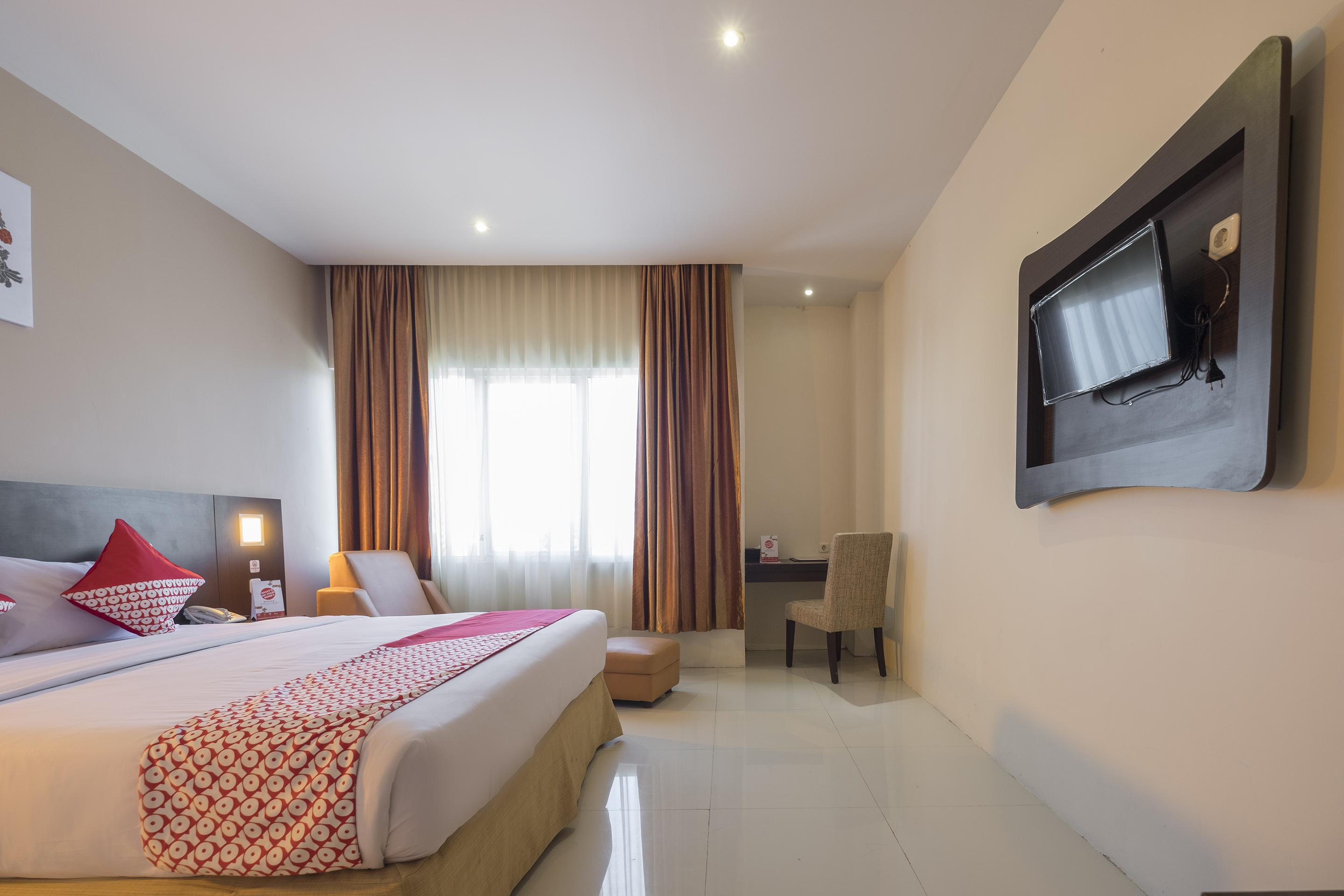 Collection O 1279 Hotel Grand Celino Makassar Esterno foto