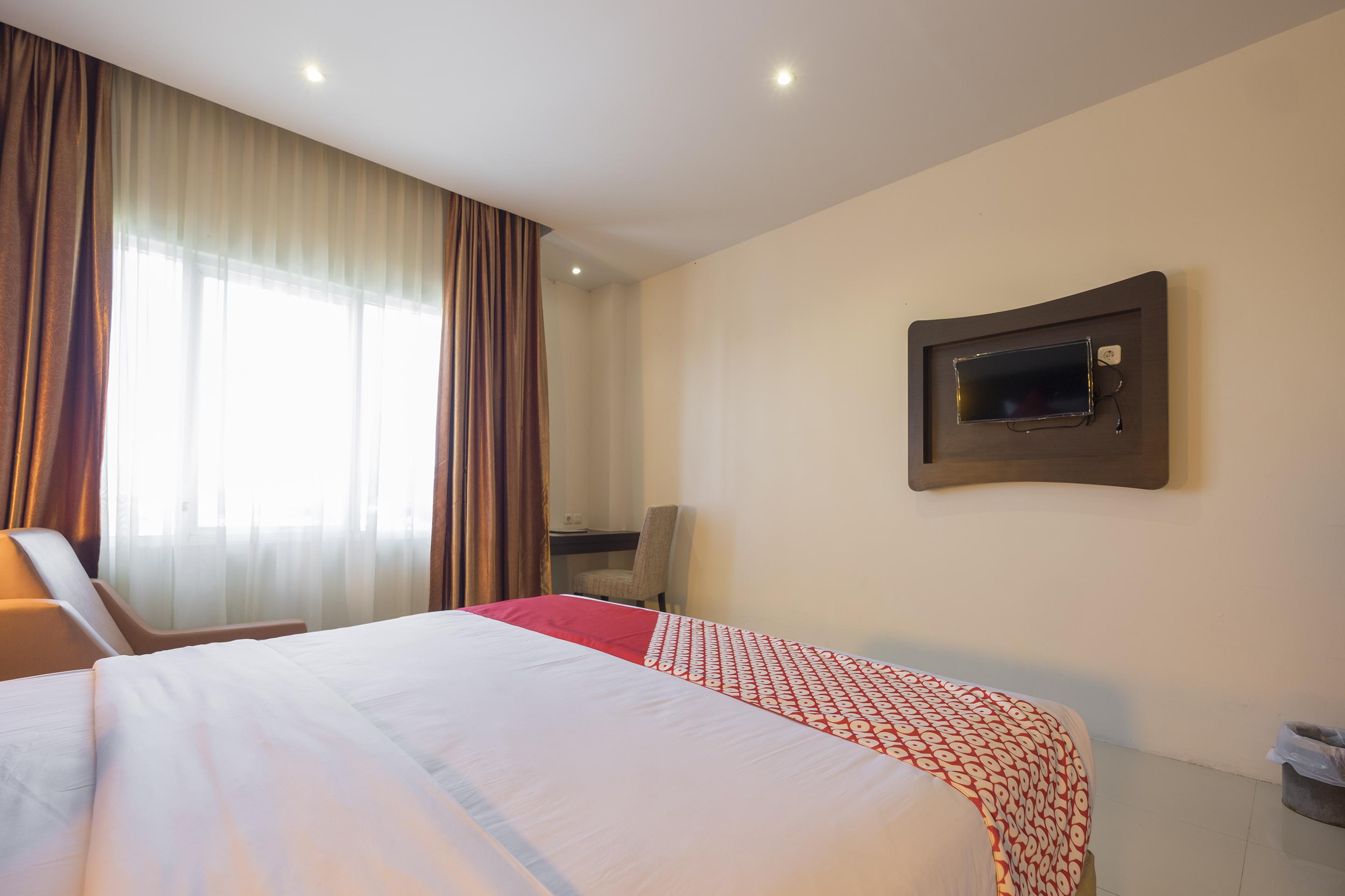 Collection O 1279 Hotel Grand Celino Makassar Esterno foto