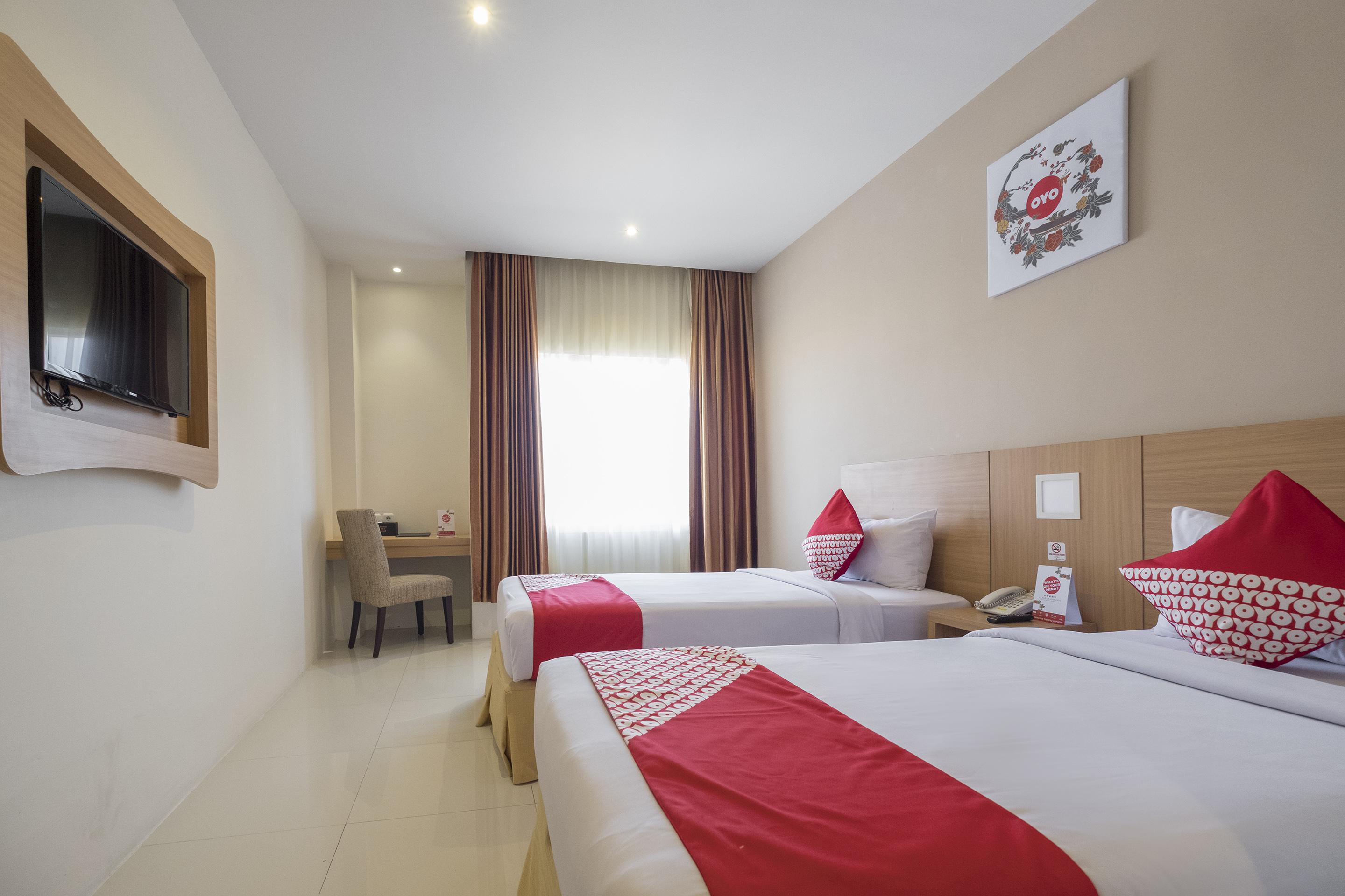 Collection O 1279 Hotel Grand Celino Makassar Esterno foto