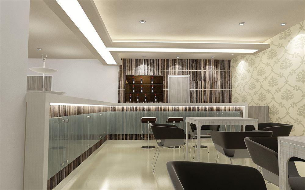 Collection O 1279 Hotel Grand Celino Makassar Esterno foto