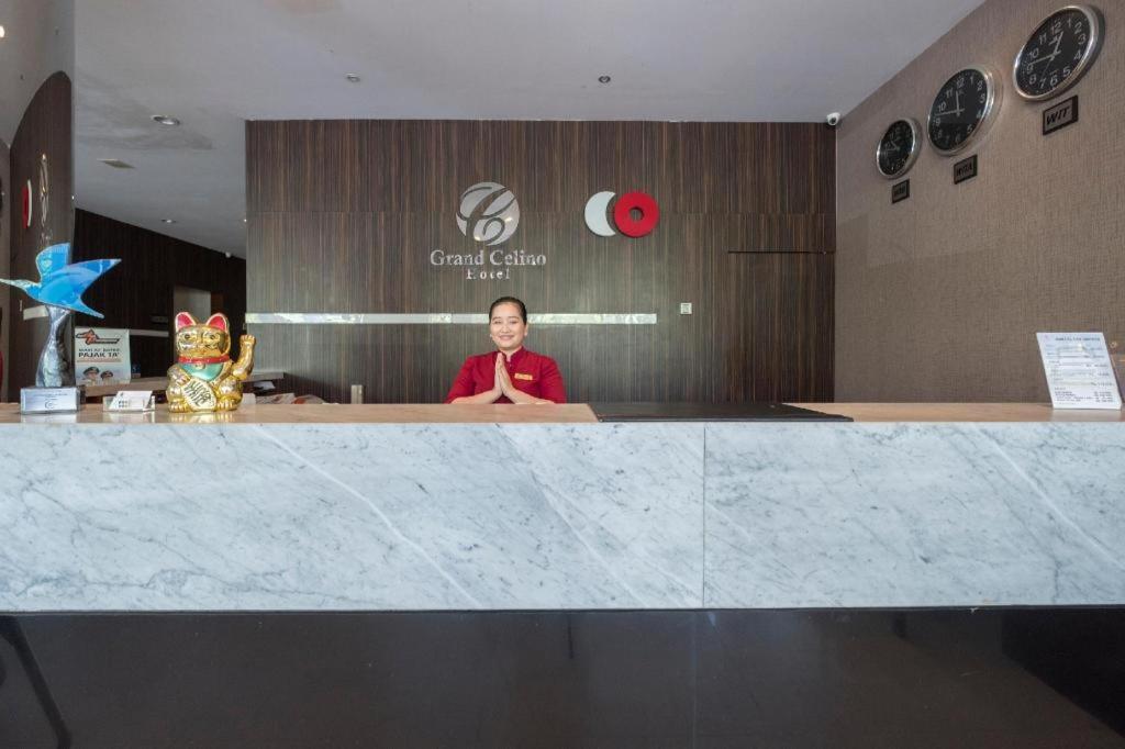 Collection O 1279 Hotel Grand Celino Makassar Esterno foto